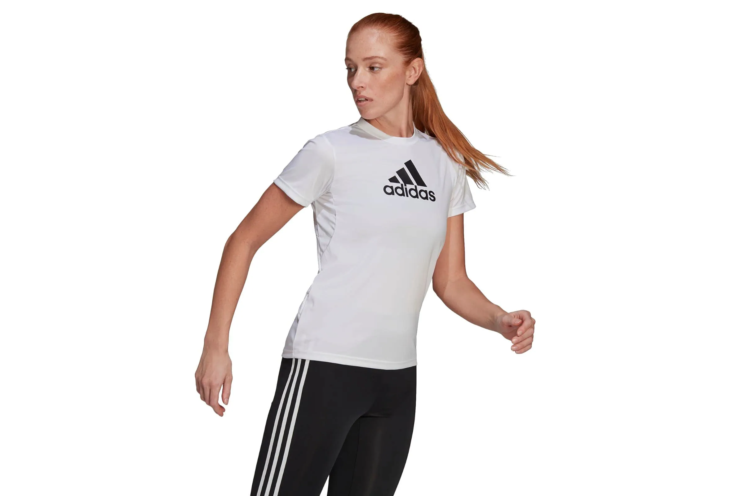 تي شيرت رياضي نسائي من adidas Primeblue بشعار 2 Move