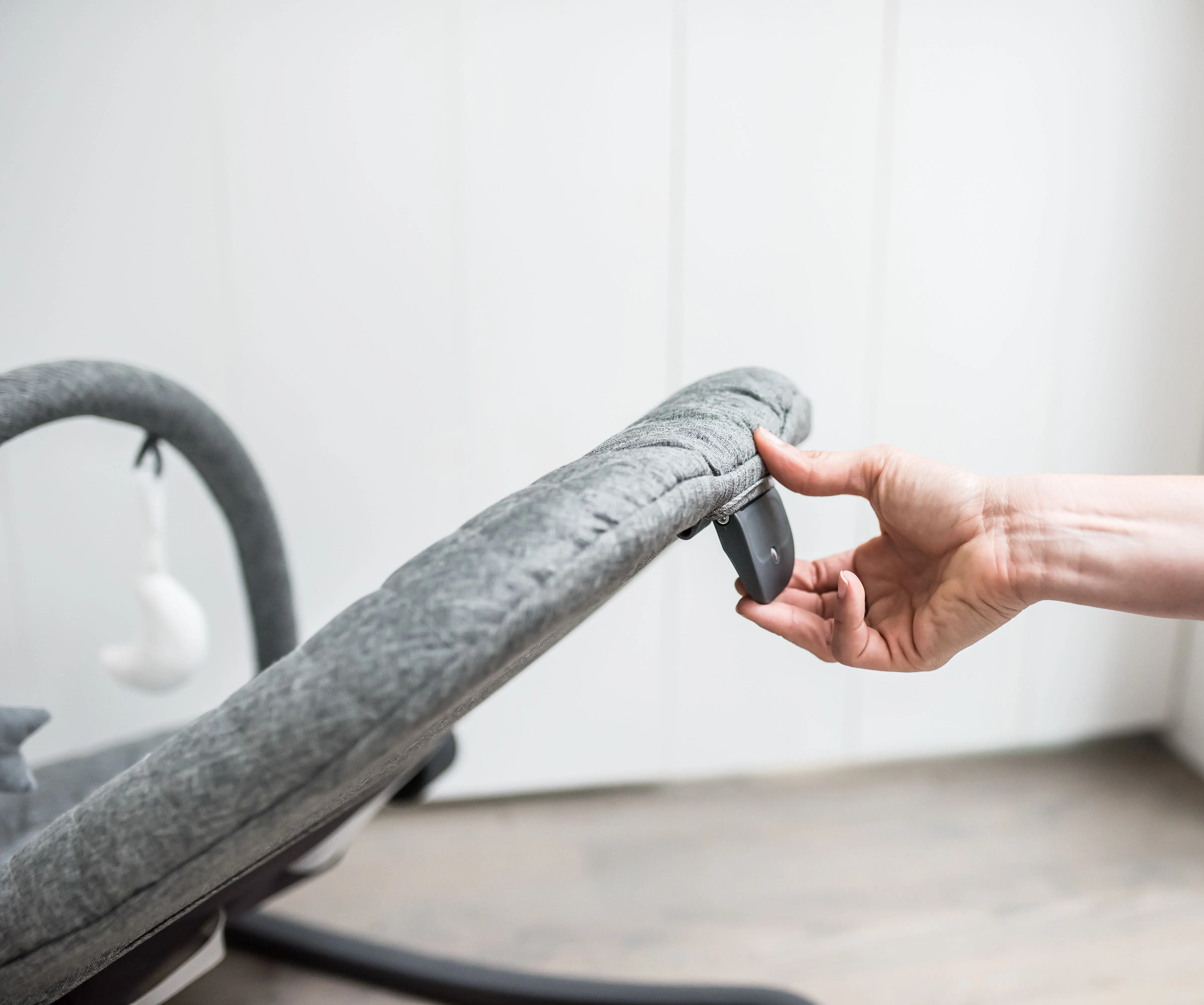 Aura Deluxe Portable Rocker & Bouncer - Quilted Charcoal Tweed