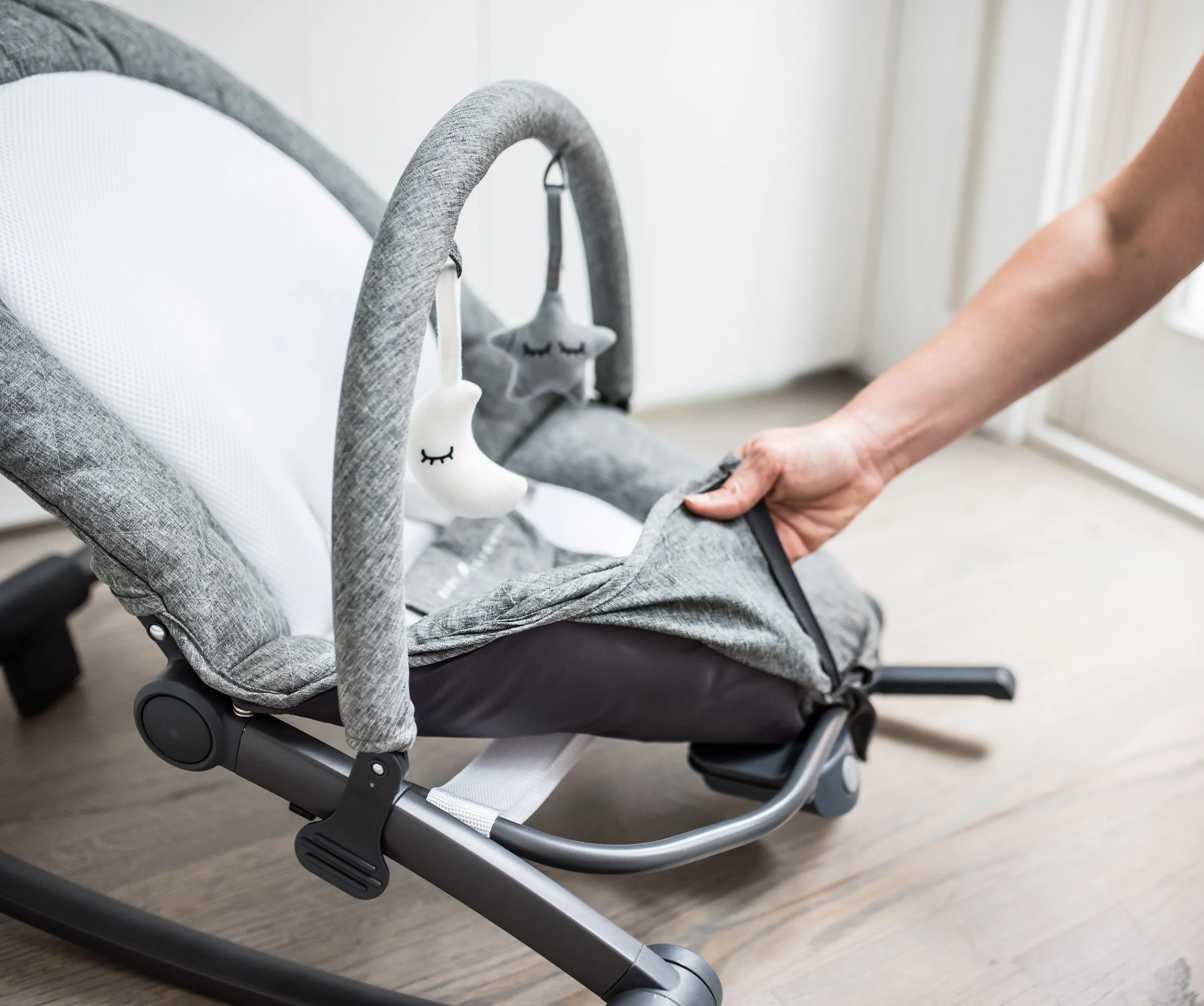 Aura Deluxe Portable Rocker & Bouncer - Quilted Charcoal Tweed