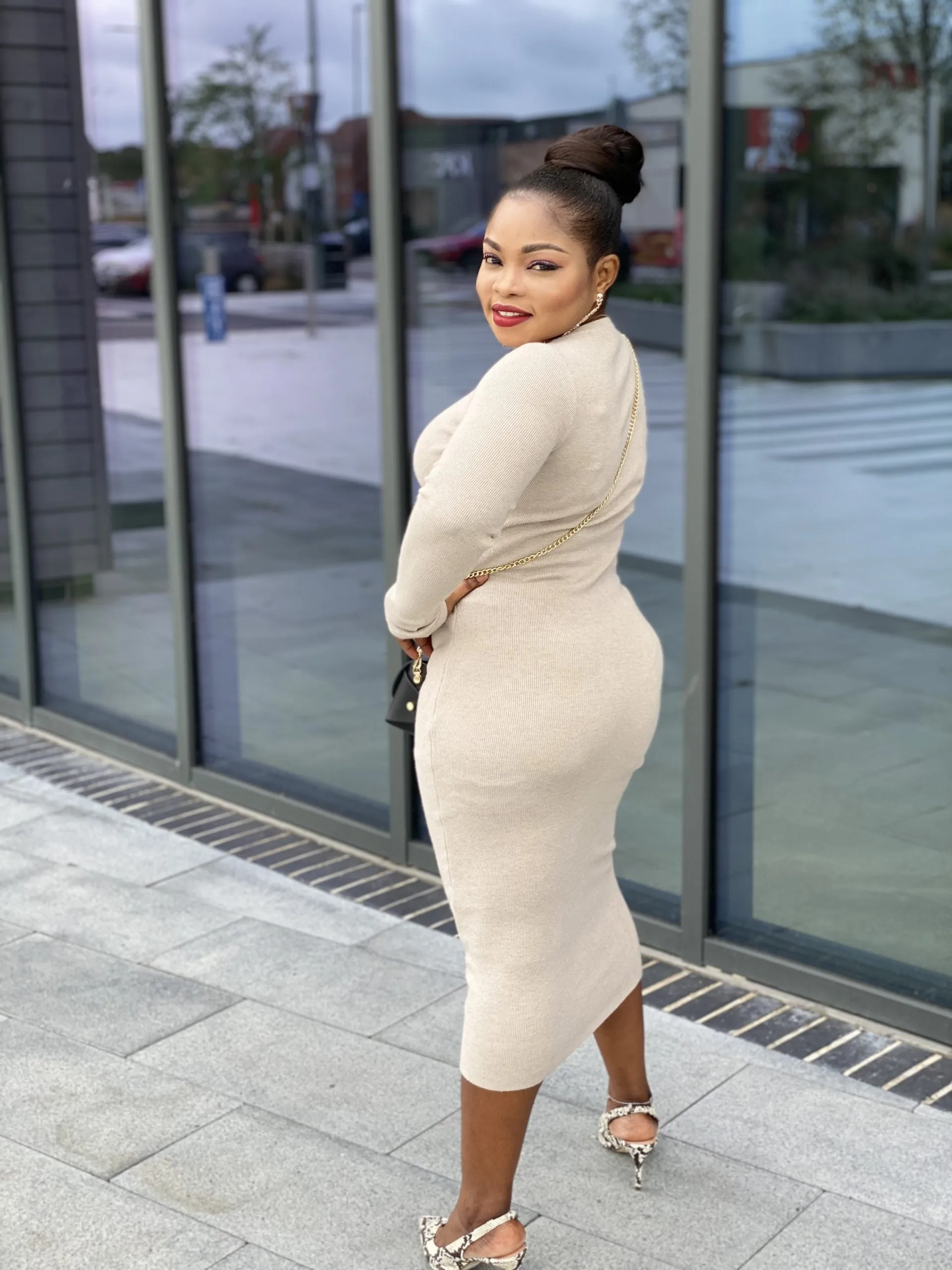 Body Con Button Knit Midi Dress -MLH