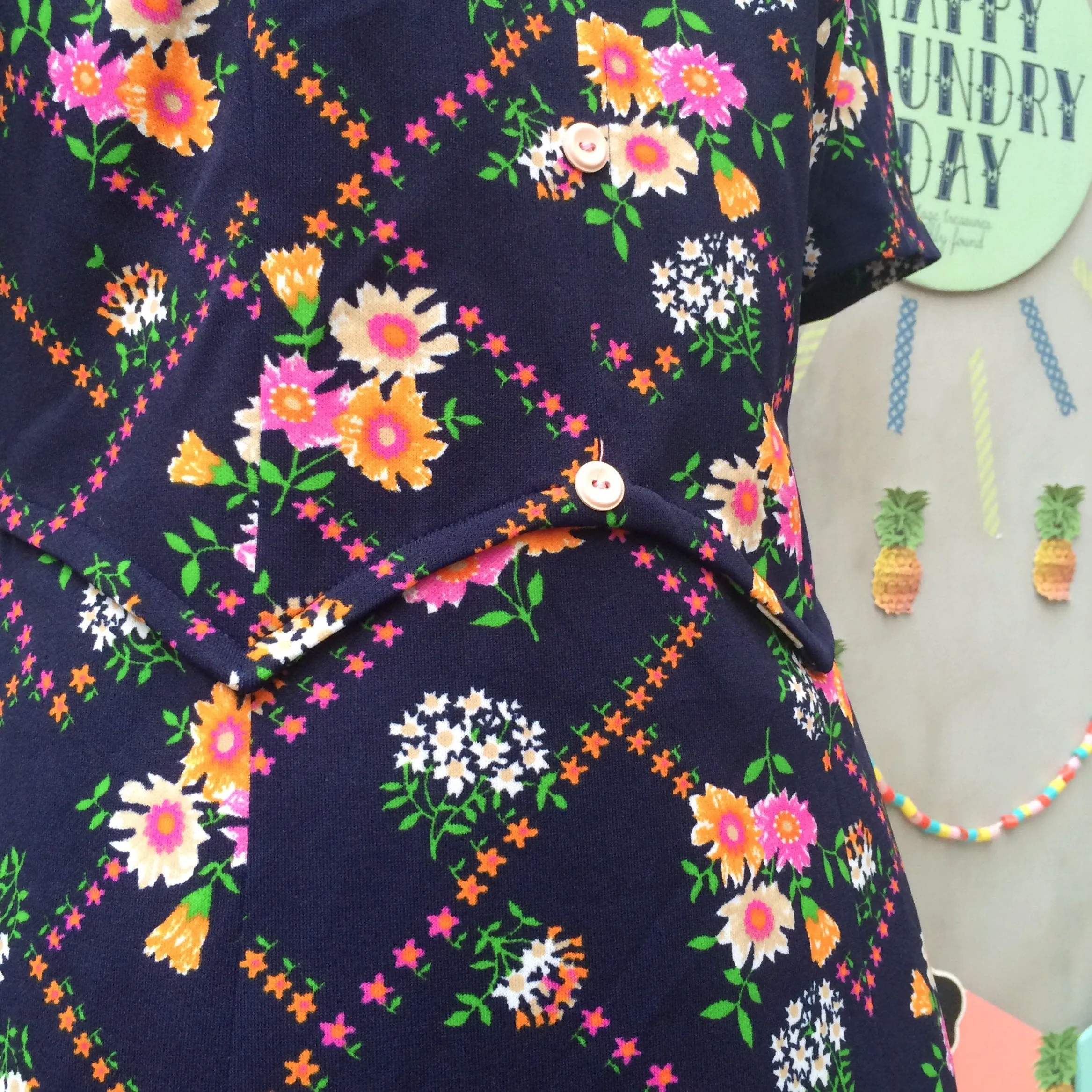 Maypole Dancer | Vintage 1960s 1970s Twiggy Mod retro Flower Power floral bouquet Short Dress