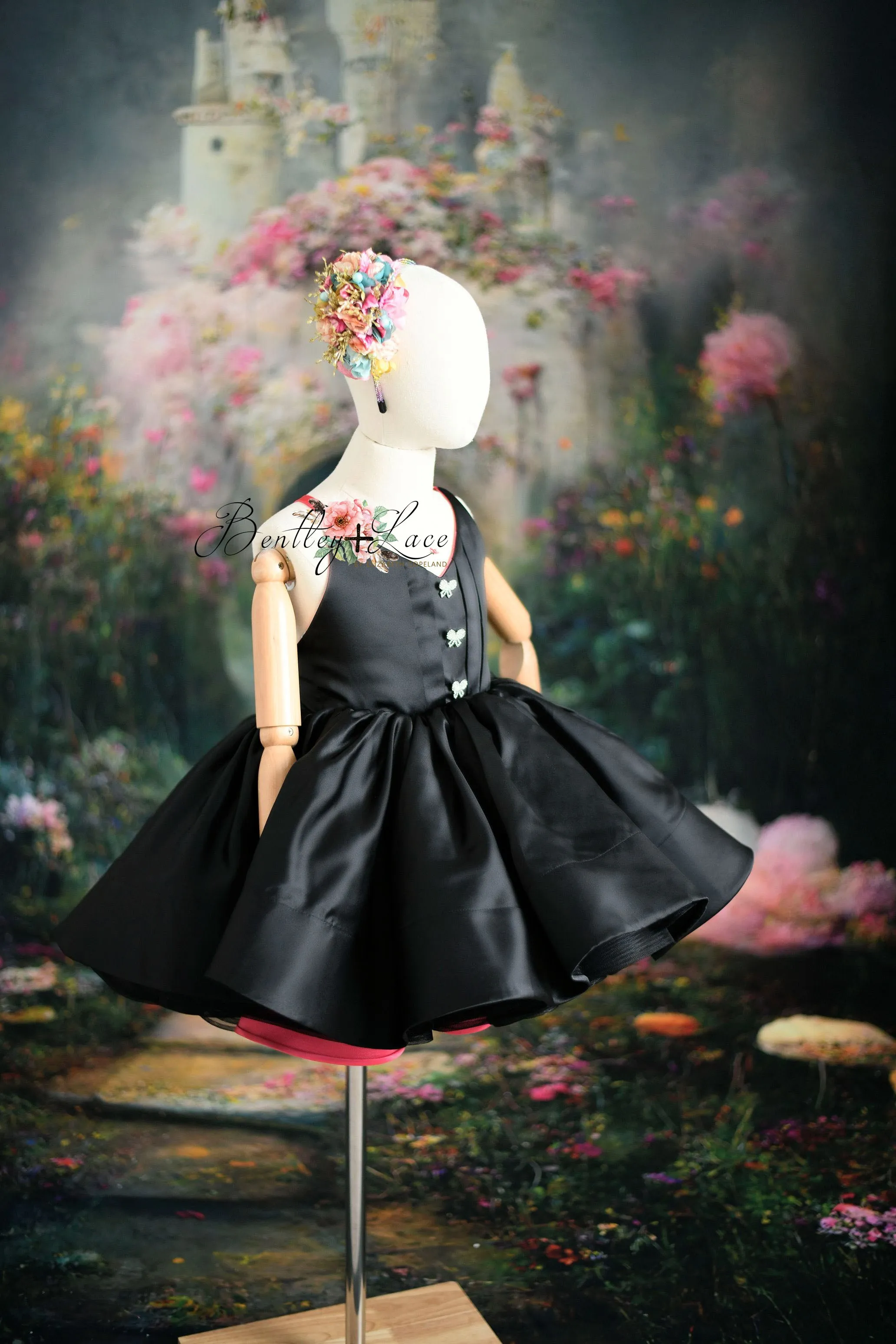 Reversible "Dolly" Pink/Black  Petal  Length Dress   Detach puff sleeves  (5 year- 6 year)