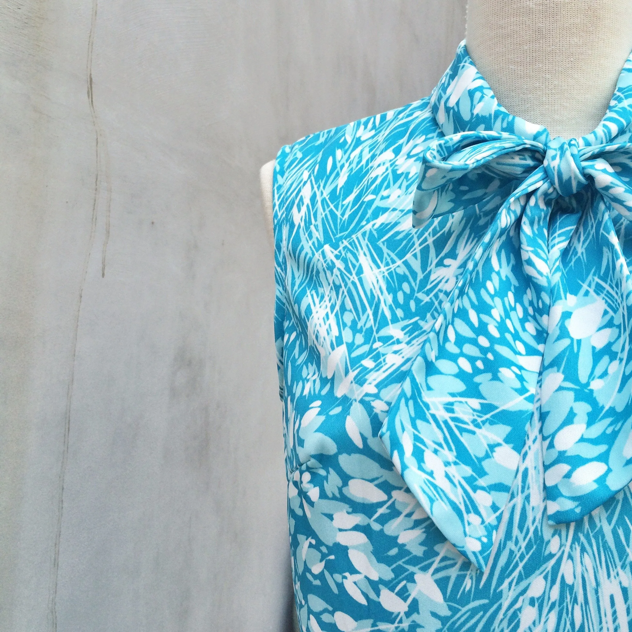 Shades of Blue-tiful |Vintage 1950s 1960s secretary Pussy-bow Turquoise blue A-line Dress