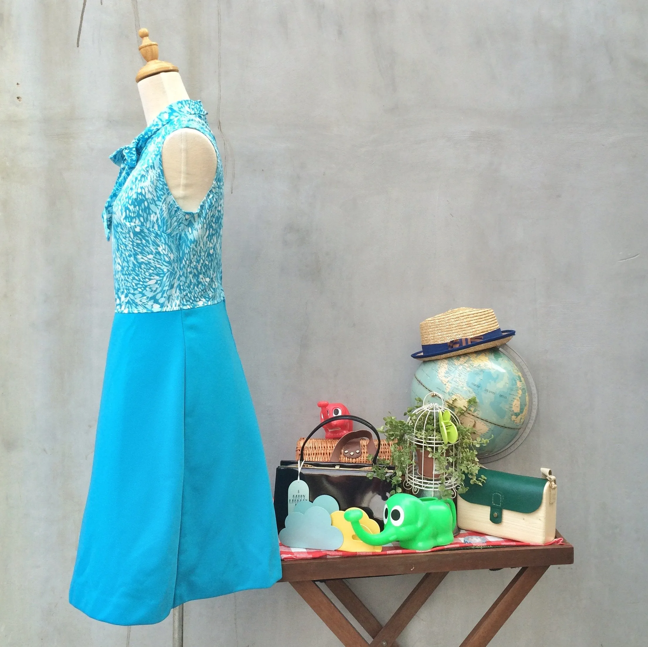 Shades of Blue-tiful |Vintage 1950s 1960s secretary Pussy-bow Turquoise blue A-line Dress