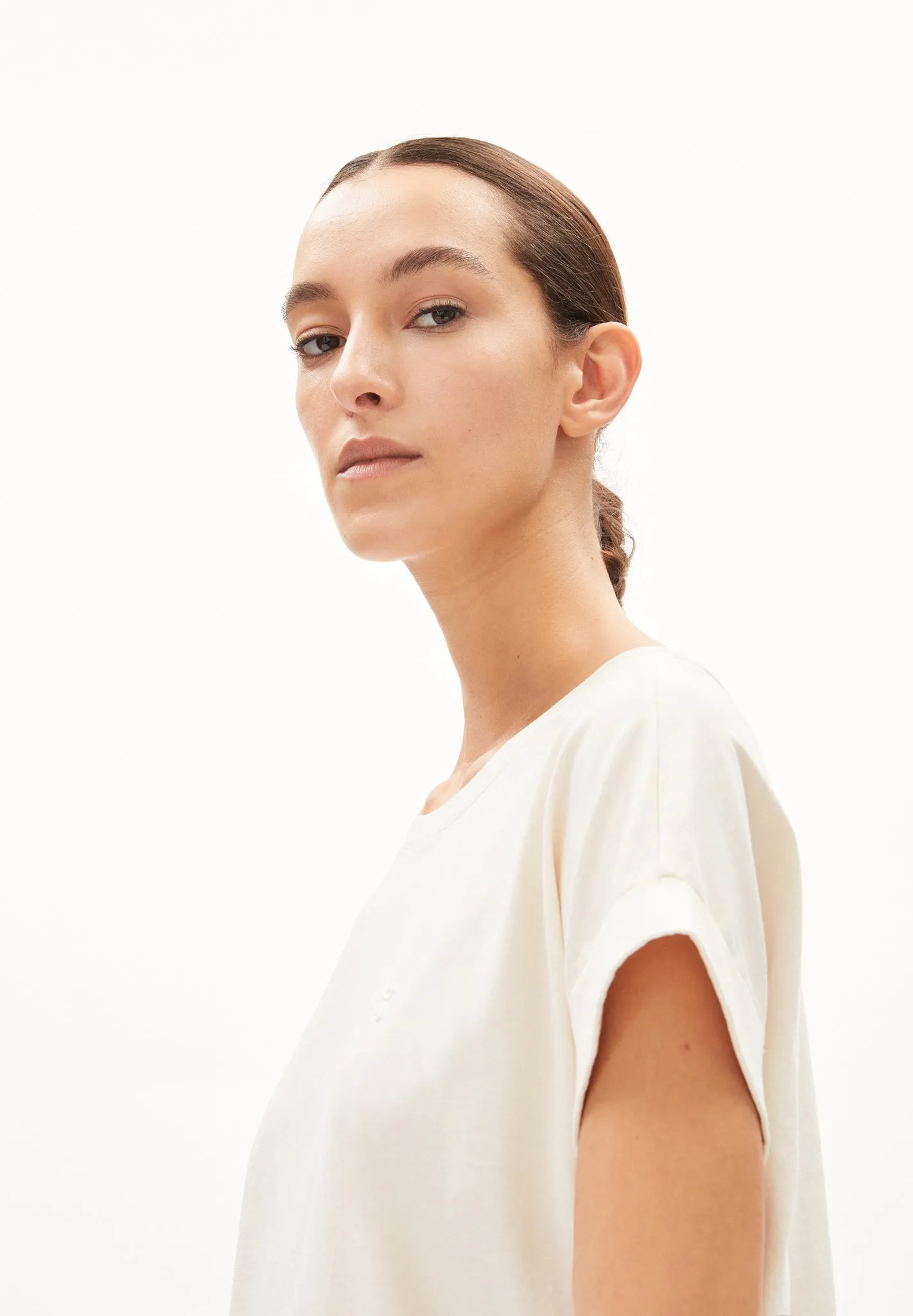 t-shirt - idaara - undyed