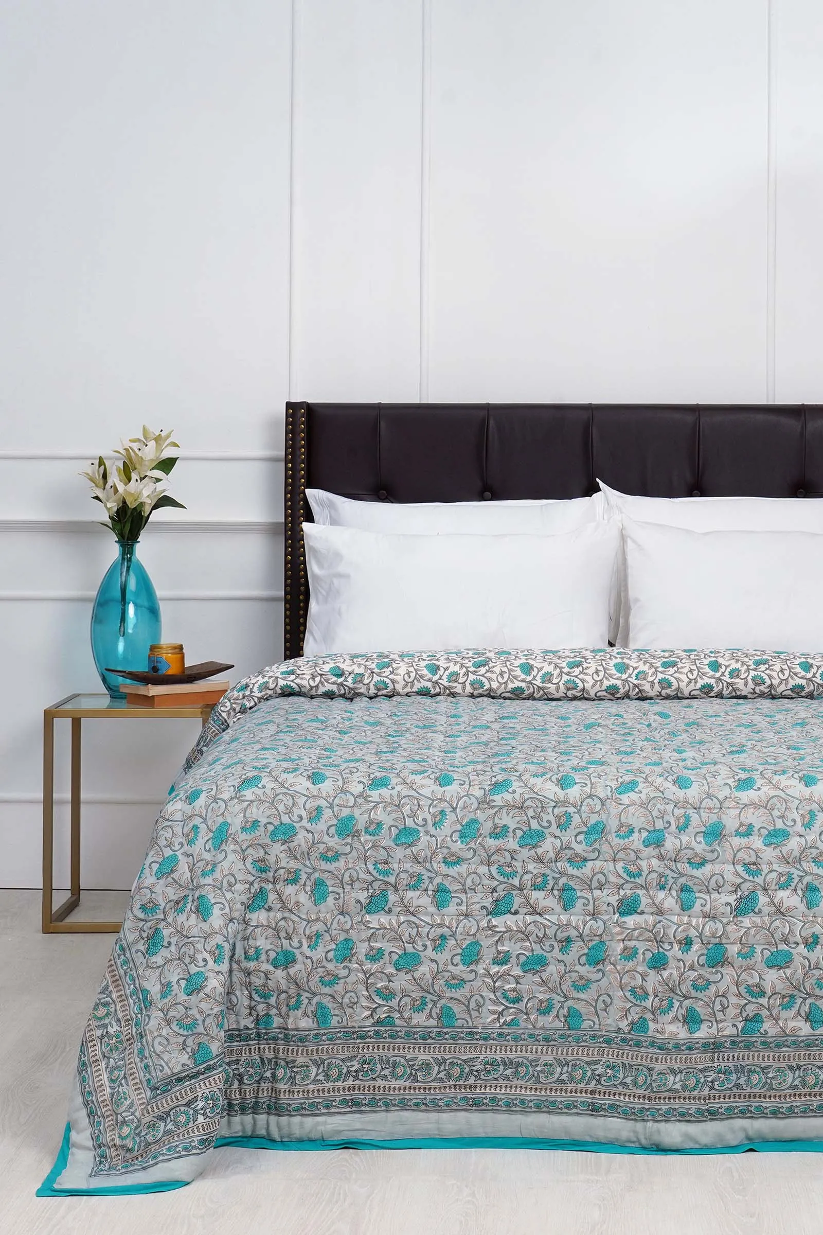 Vadeeya Cotton Muslin Quilt
